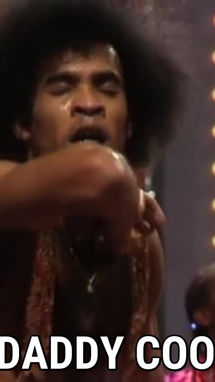 Chanson, Abdomen, Performance, Cheveu, L'art de la Performance. Wallpaper in 720x1280 Resolution