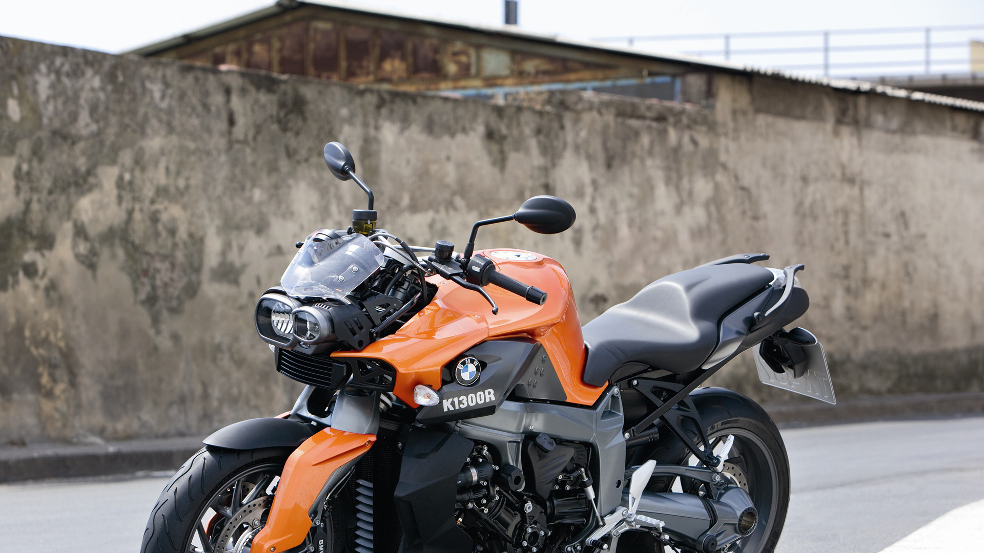 Orange and Black Sports Bike. Wallpaper in 1920x1080 Resolution
