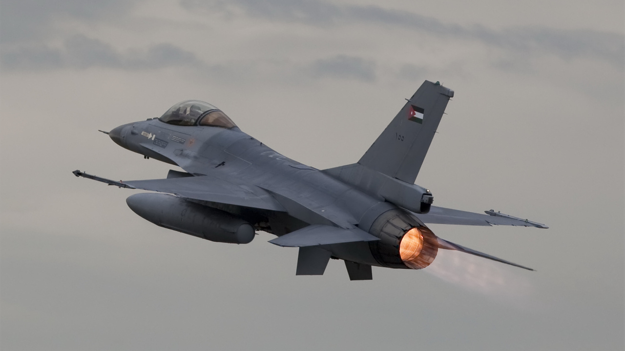 Black Jet Plane in Mid Air During Daytime. Wallpaper in 1280x720 Resolution