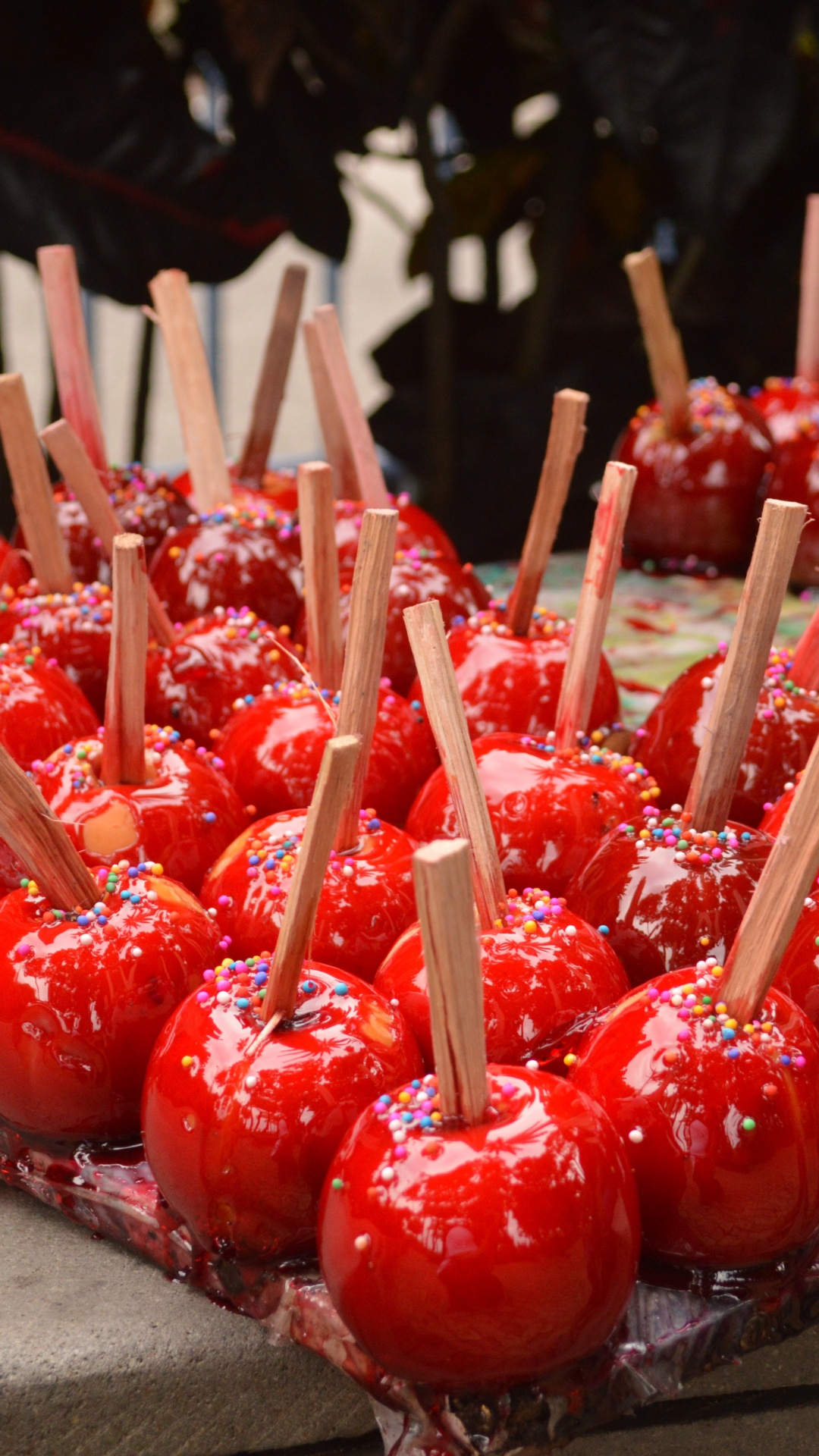 Red and White Stick Candles. Wallpaper in 1080x1920 Resolution