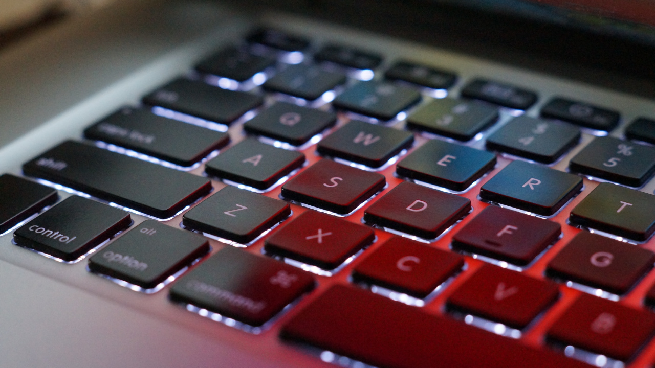 Black and Red Laptop Computer. Wallpaper in 1280x720 Resolution