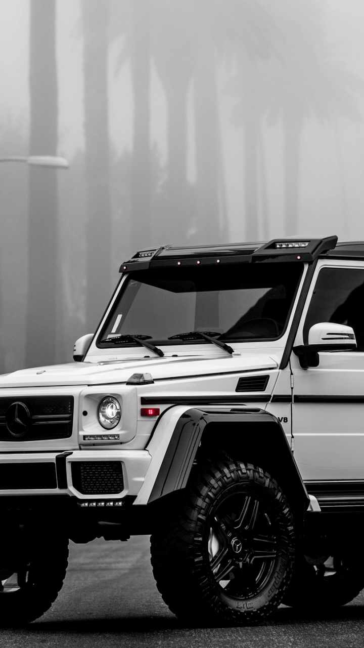 Grayscale Photo of Jeep Wrangler. Wallpaper in 720x1280 Resolution