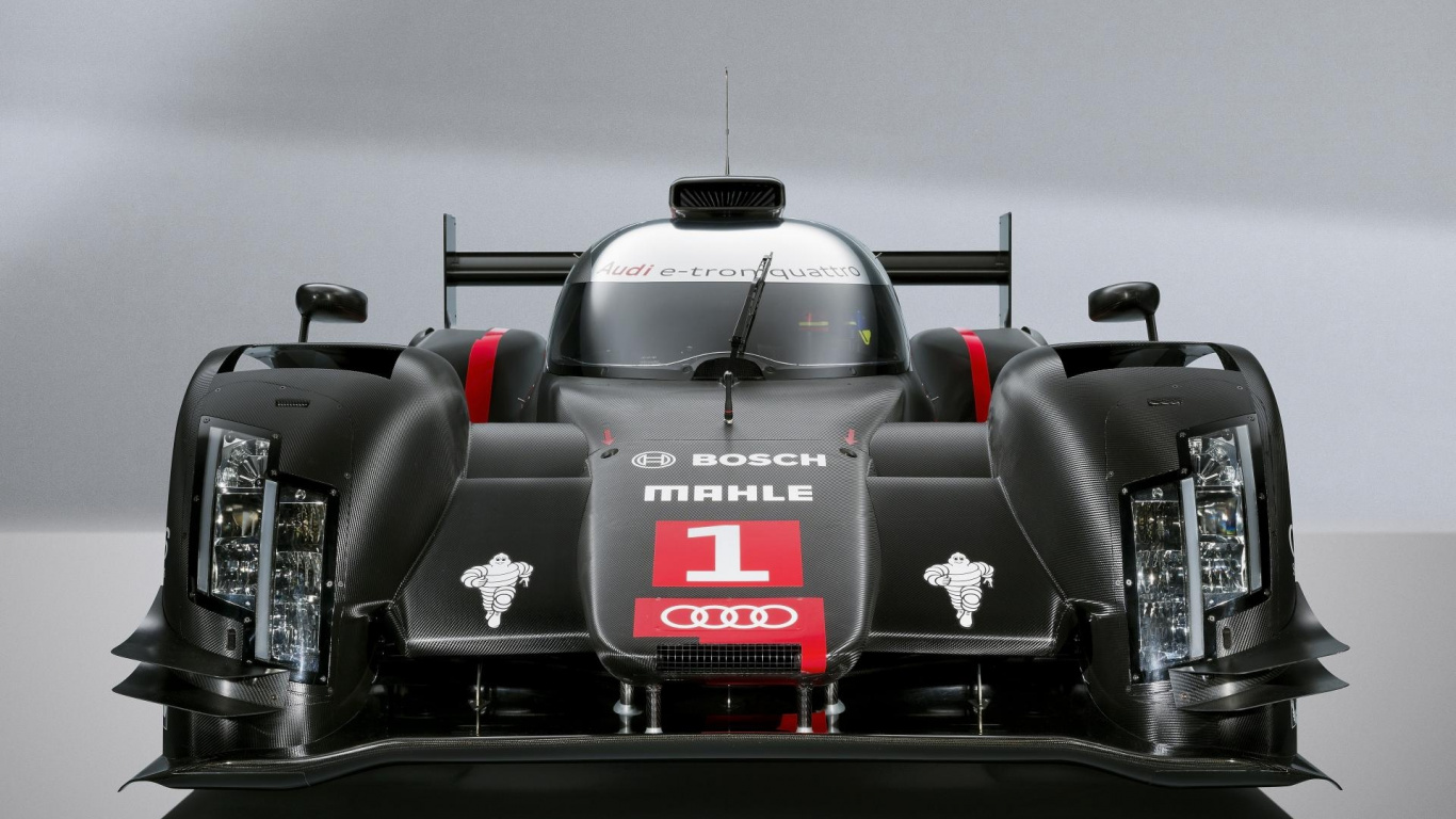 Black and Red f 1 Car. Wallpaper in 1366x768 Resolution