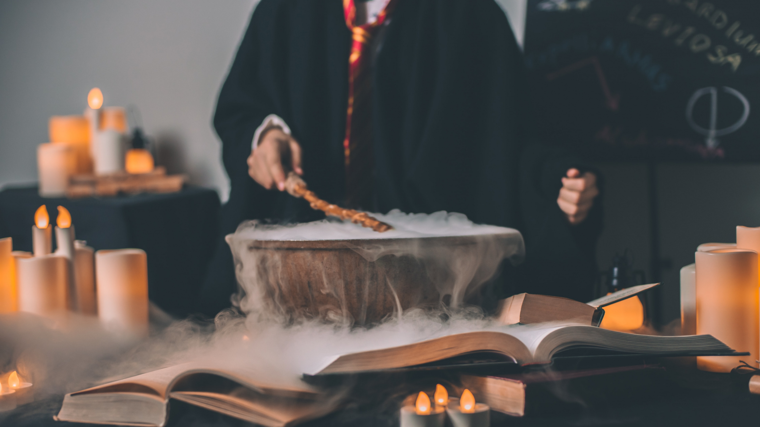 Harry Potter Ästhetik, Harry Potter, Hogwarts Vermächtnis, Warner Bros Studio Tour London, Draco Malfoy. Wallpaper in 2560x1440 Resolution