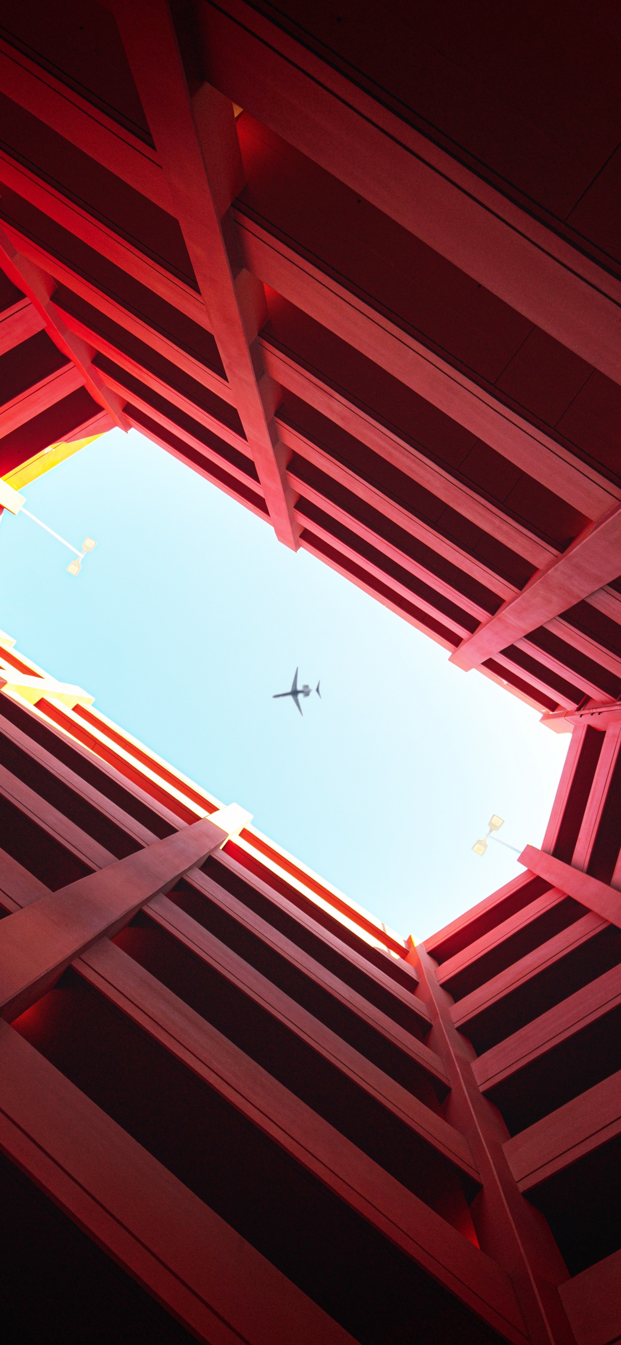 Avion Blanc Dans Les Airs. Wallpaper in 1242x2688 Resolution