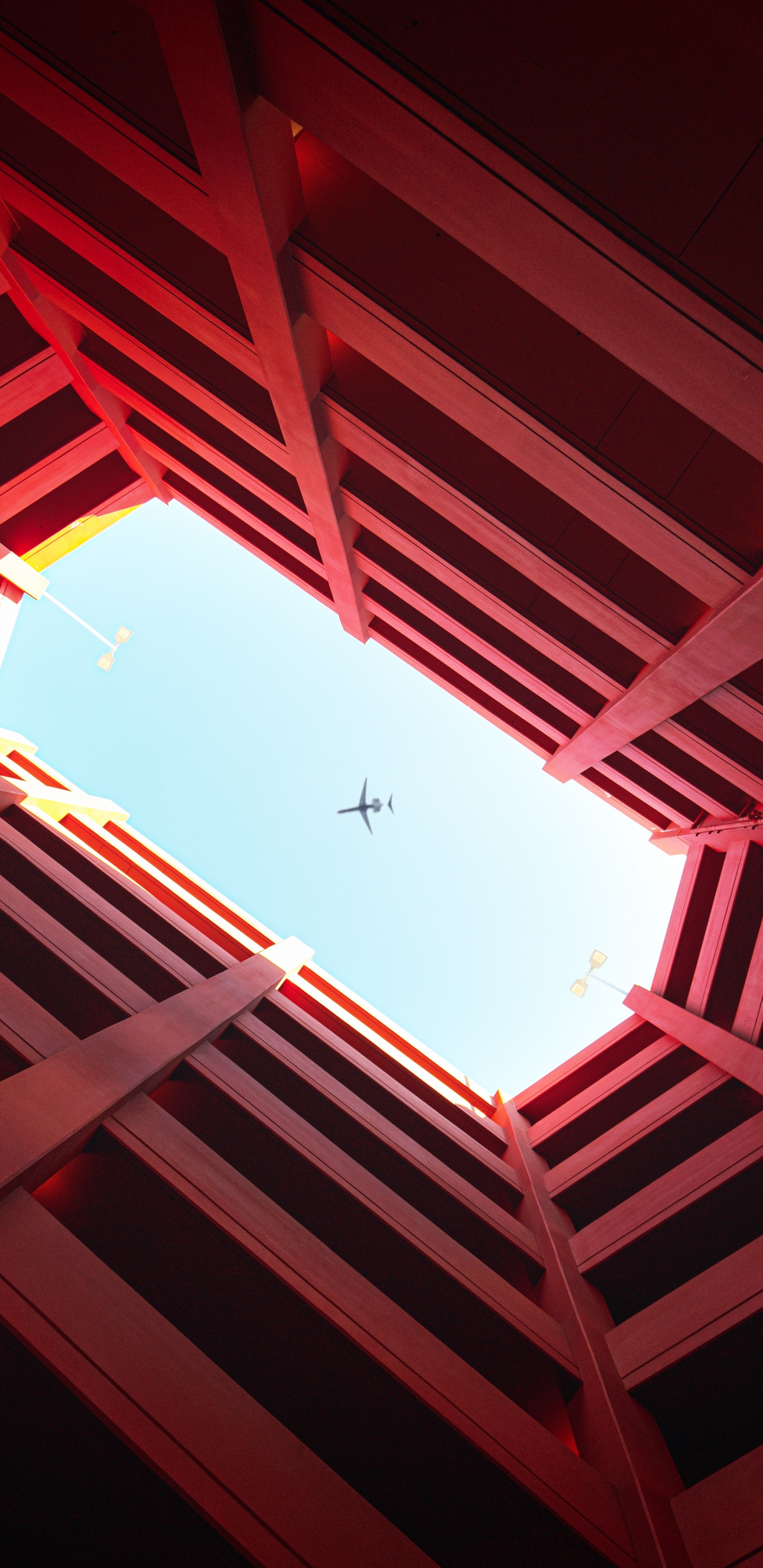 Avion Blanc Dans Les Airs. Wallpaper in 1440x2960 Resolution