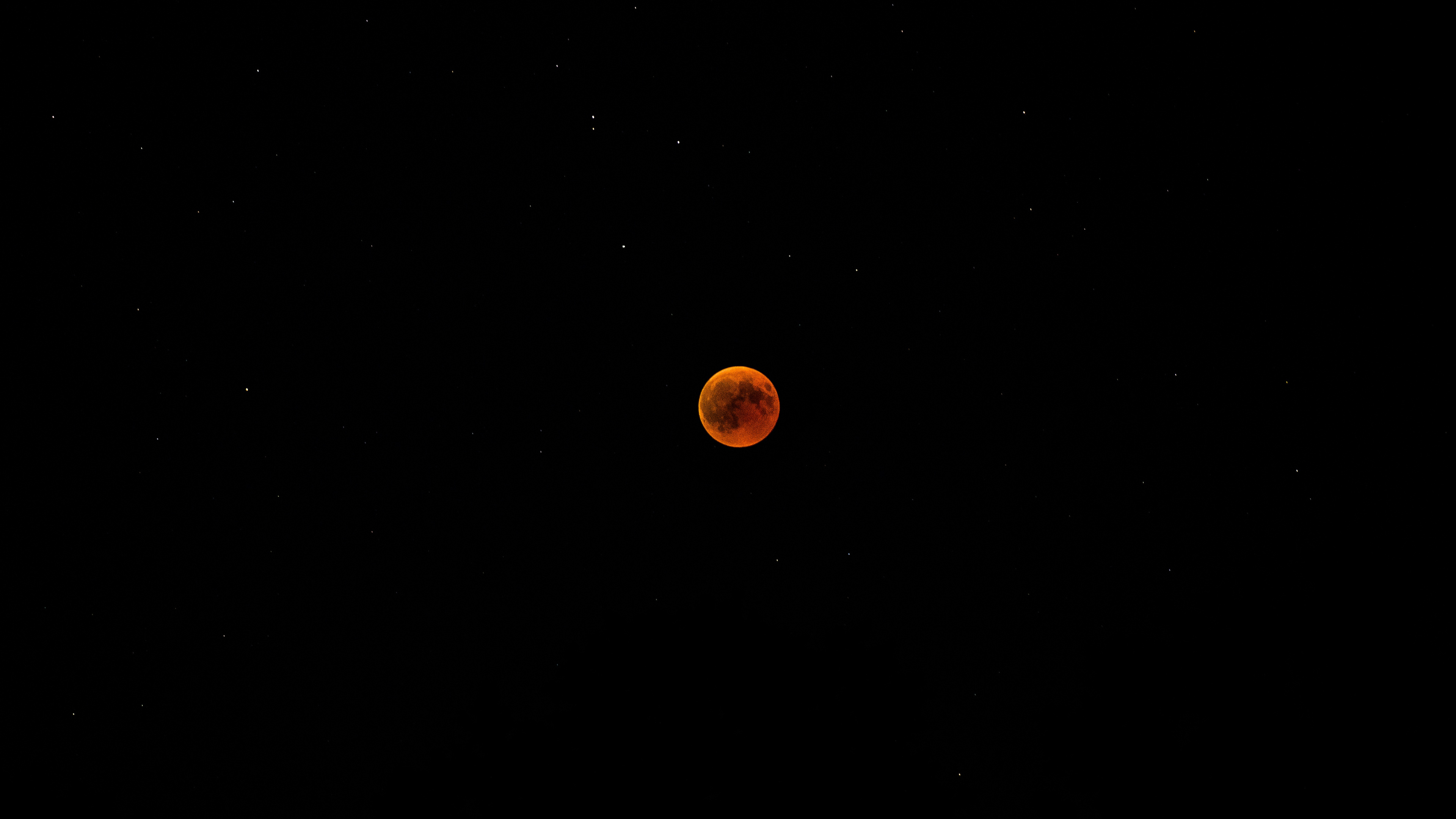 Luna Llena en el Cielo. Wallpaper in 3840x2160 Resolution