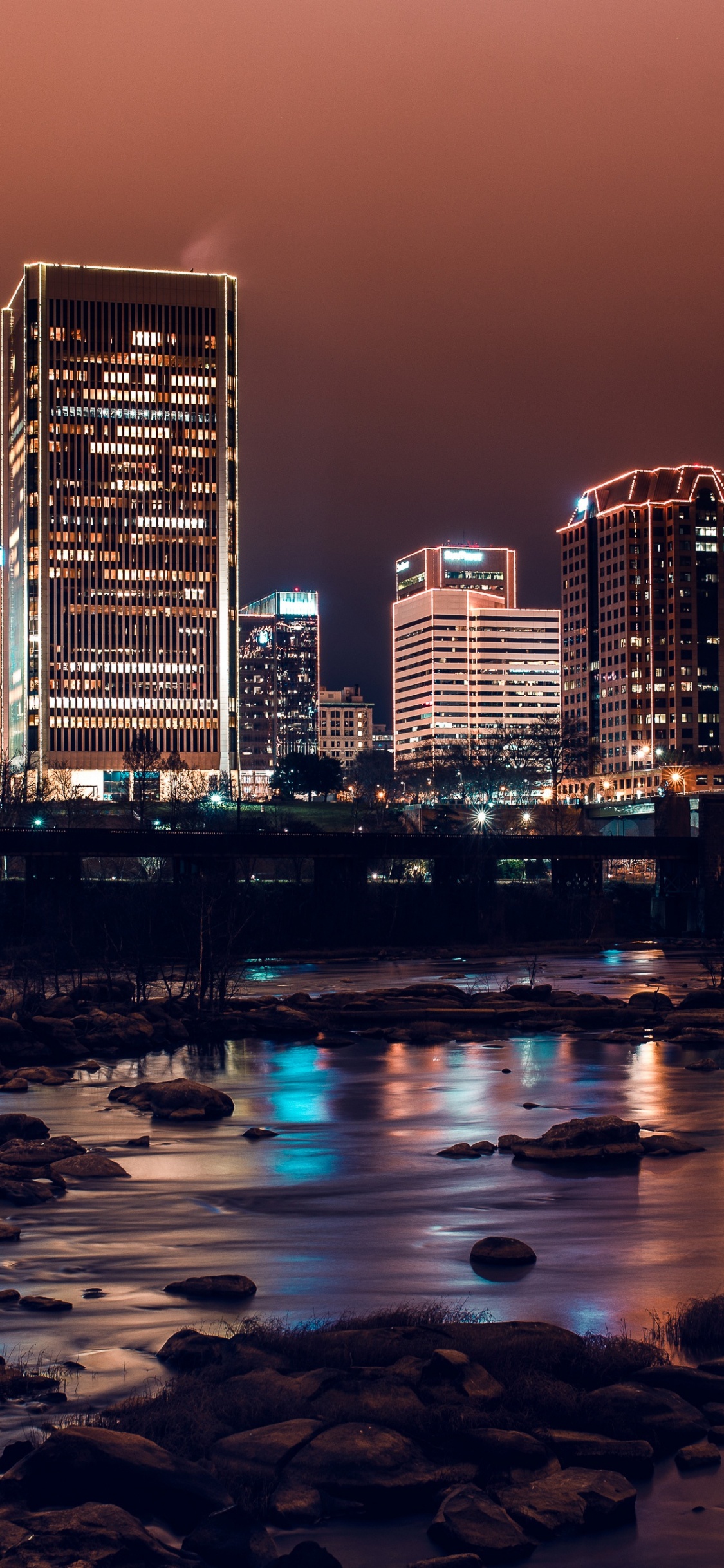 Skyline Der Stadt Bei Nacht Night. Wallpaper in 1125x2436 Resolution
