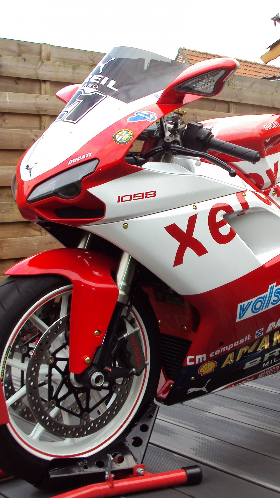 Red and White Honda Sports Bike. Wallpaper in 1080x1920 Resolution