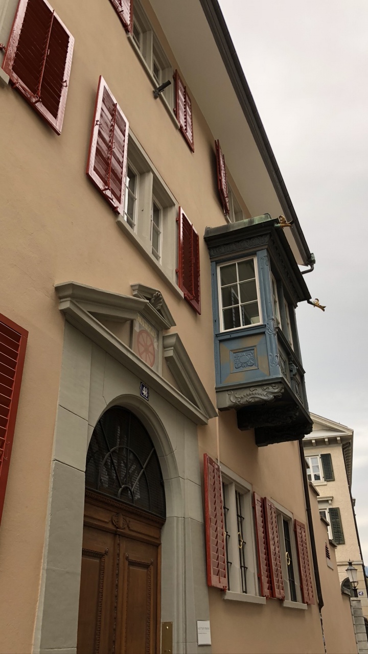 Haus, Immobilie, Balkon, Eigenschaft, Fassade. Wallpaper in 720x1280 Resolution