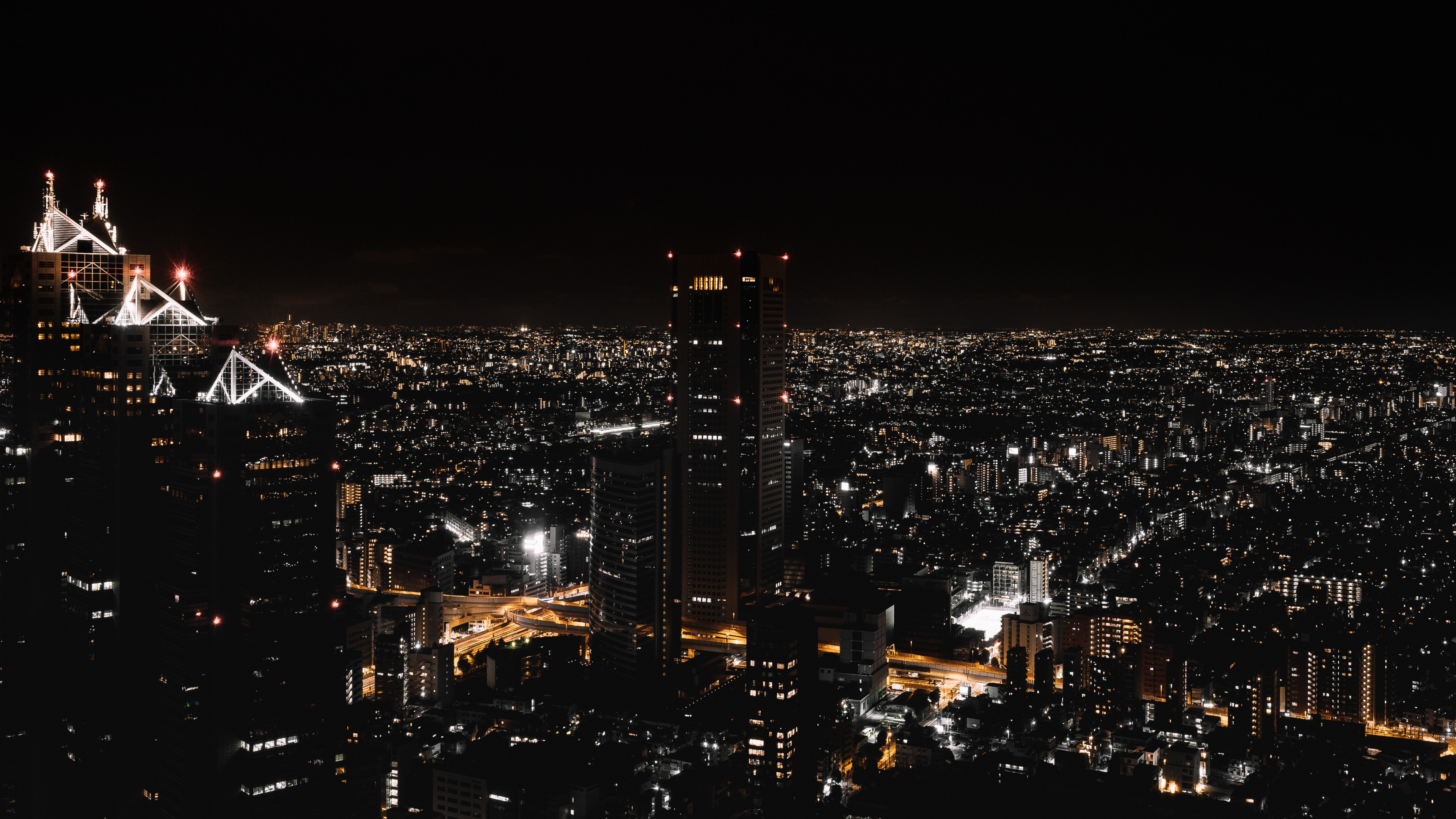 Horizon de la Ville Pendant la Nuit. Wallpaper in 3840x2160 Resolution