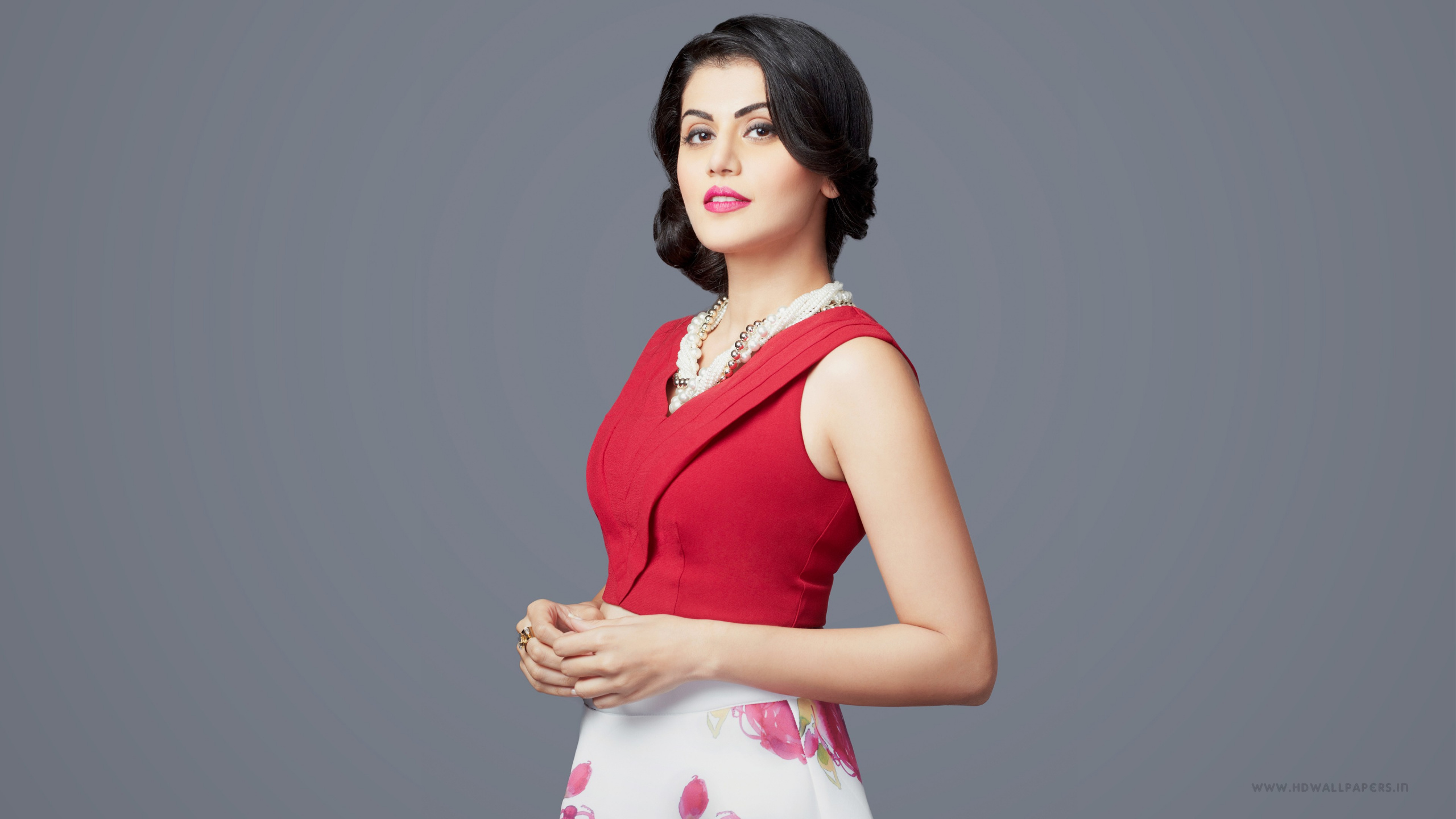 Taapsee Pannu, Pink, Bollywood, Acteur, Cinéma Telugu. Wallpaper in 2560x1440 Resolution