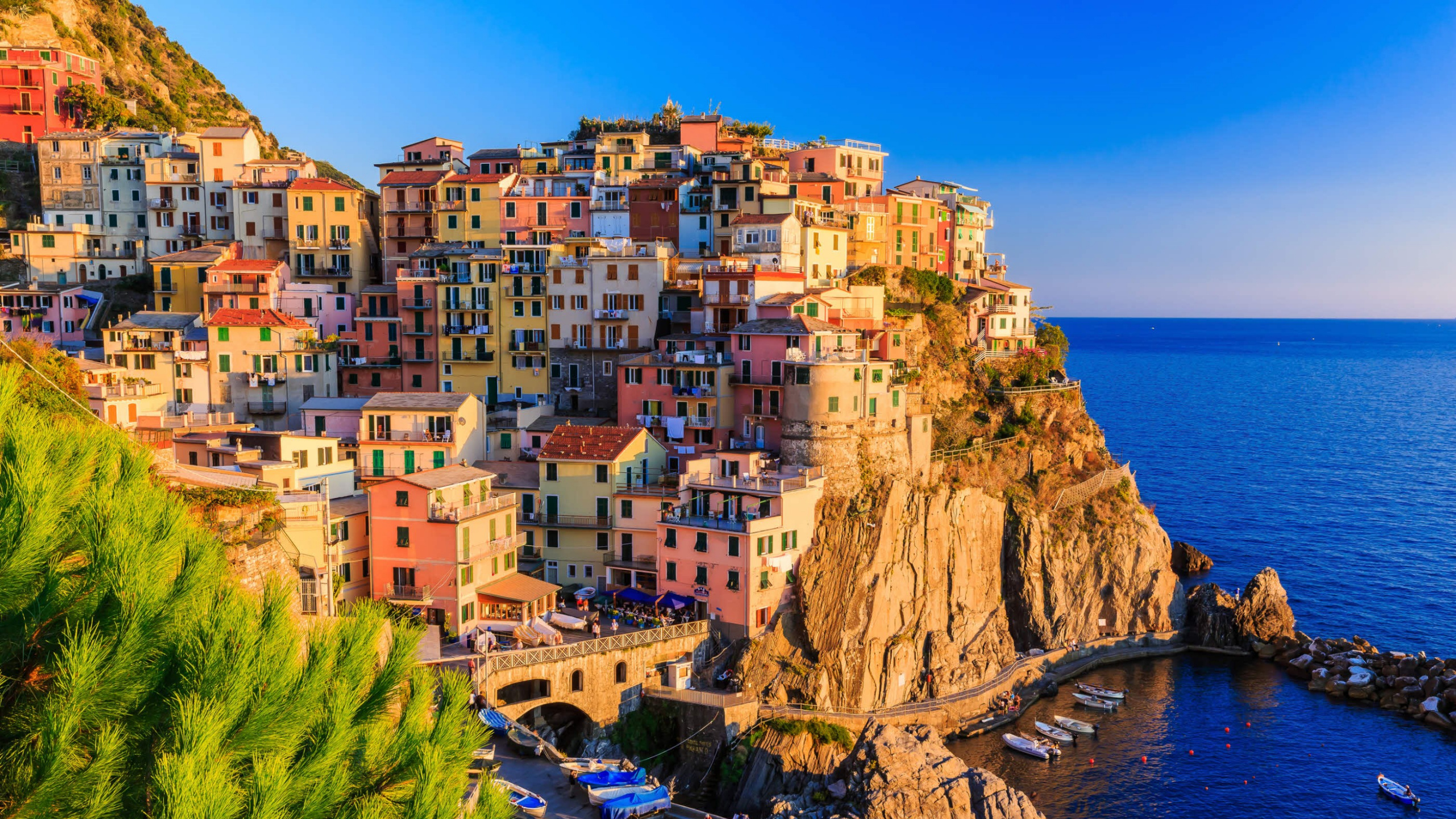 韦尔纳扎, 海岸, 悬崖, 大海, 旅游业 壁纸 2560x1440 允许