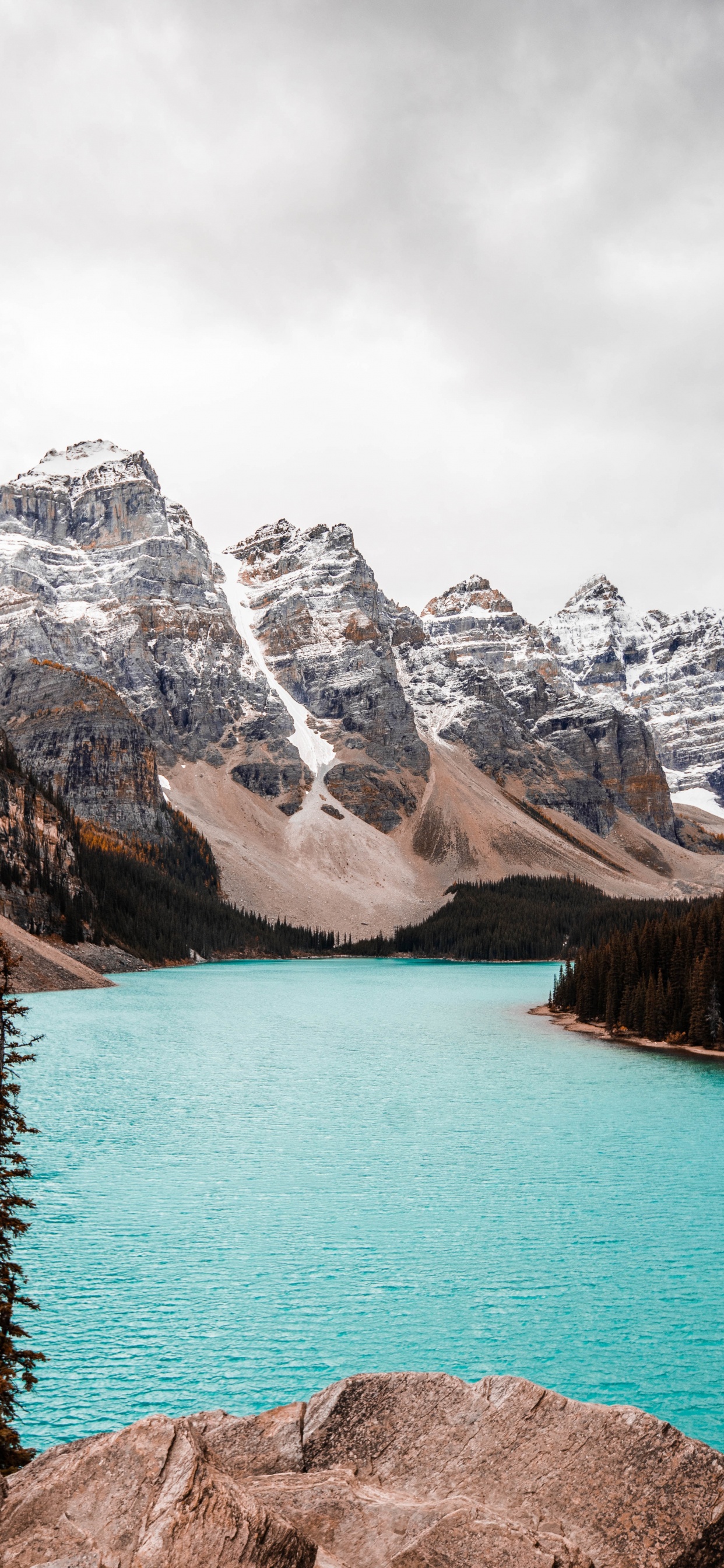 Moraine Lake, Lago, Montaña, Lake Louise, Lago de Origen Glaciar. Wallpaper in 1242x2688 Resolution