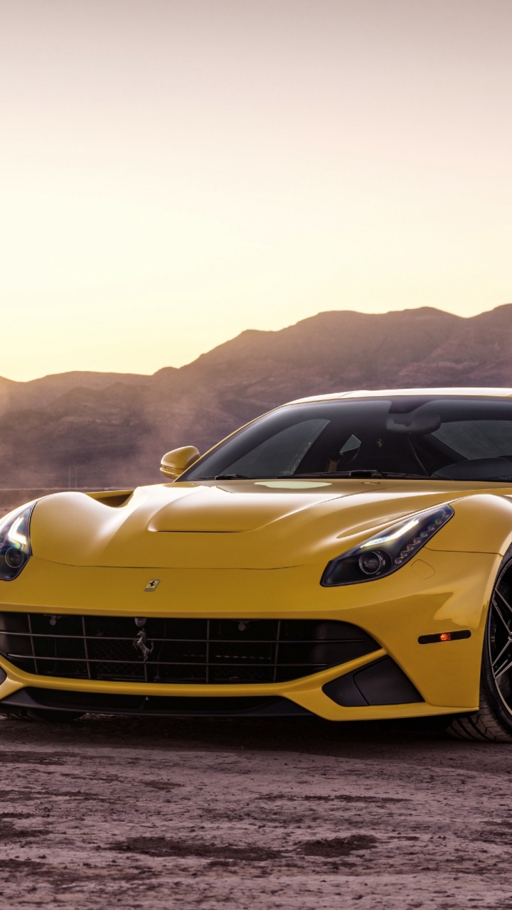 Lamborghini Aventador Amarillo en Campo Marrón Durante el Día. Wallpaper in 720x1280 Resolution