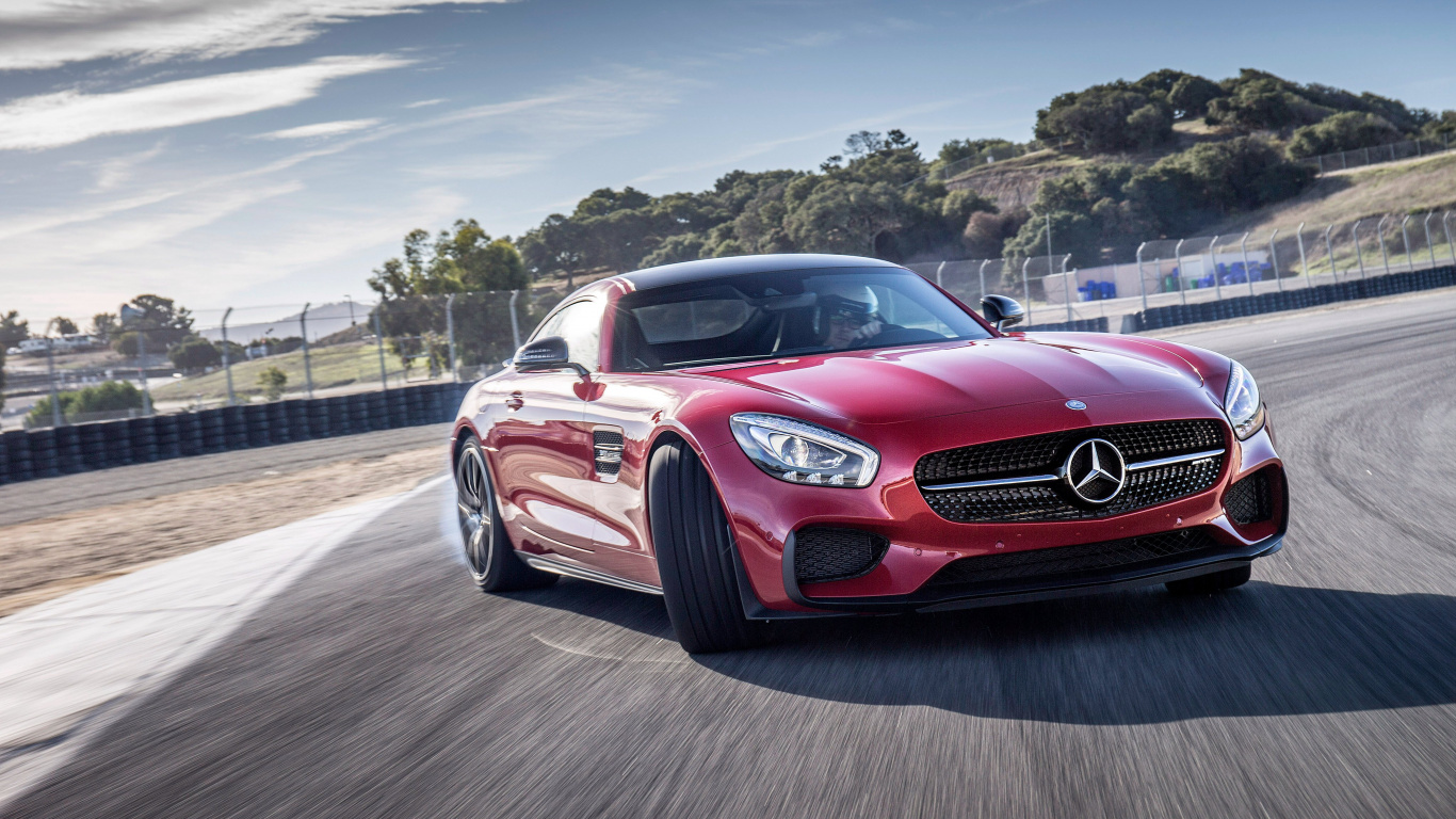 Rotes Audi Coupe Tagsüber Unterwegs. Wallpaper in 1366x768 Resolution