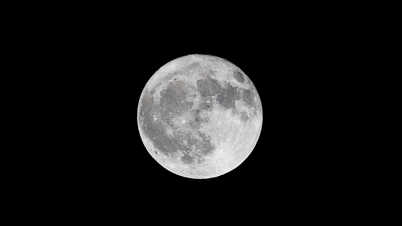 Pleine Lune Dans le Ciel Nocturne. Wallpaper in 1280x720 Resolution