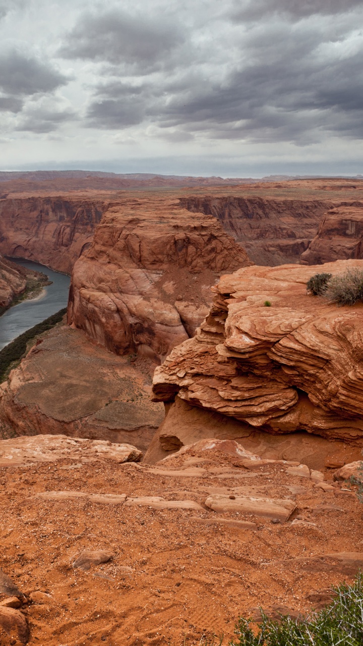 Brown Rock Formation Under Gray Clouds During Daytime. Wallpaper in 720x1280 Resolution