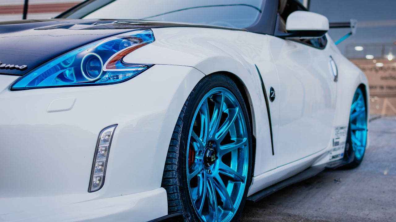 White Porsche 911 on Road. Wallpaper in 1280x720 Resolution