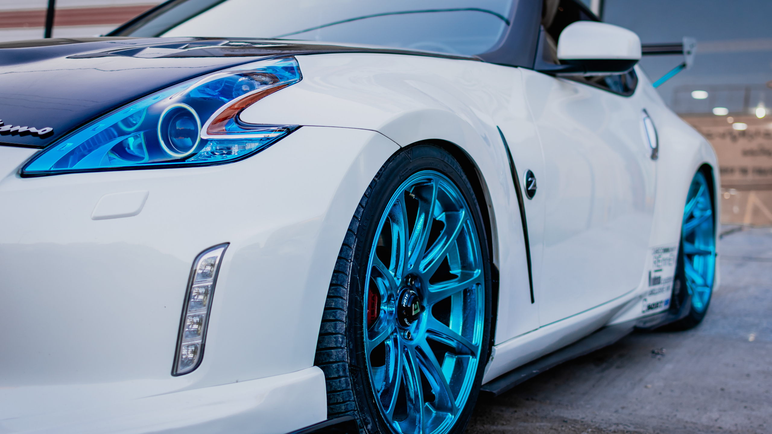 White Porsche 911 on Road. Wallpaper in 2560x1440 Resolution