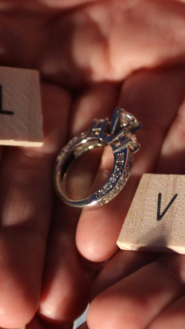 Engagement, Anneau, Bijouterie, Doigt, Main. Wallpaper in 750x1334 Resolution