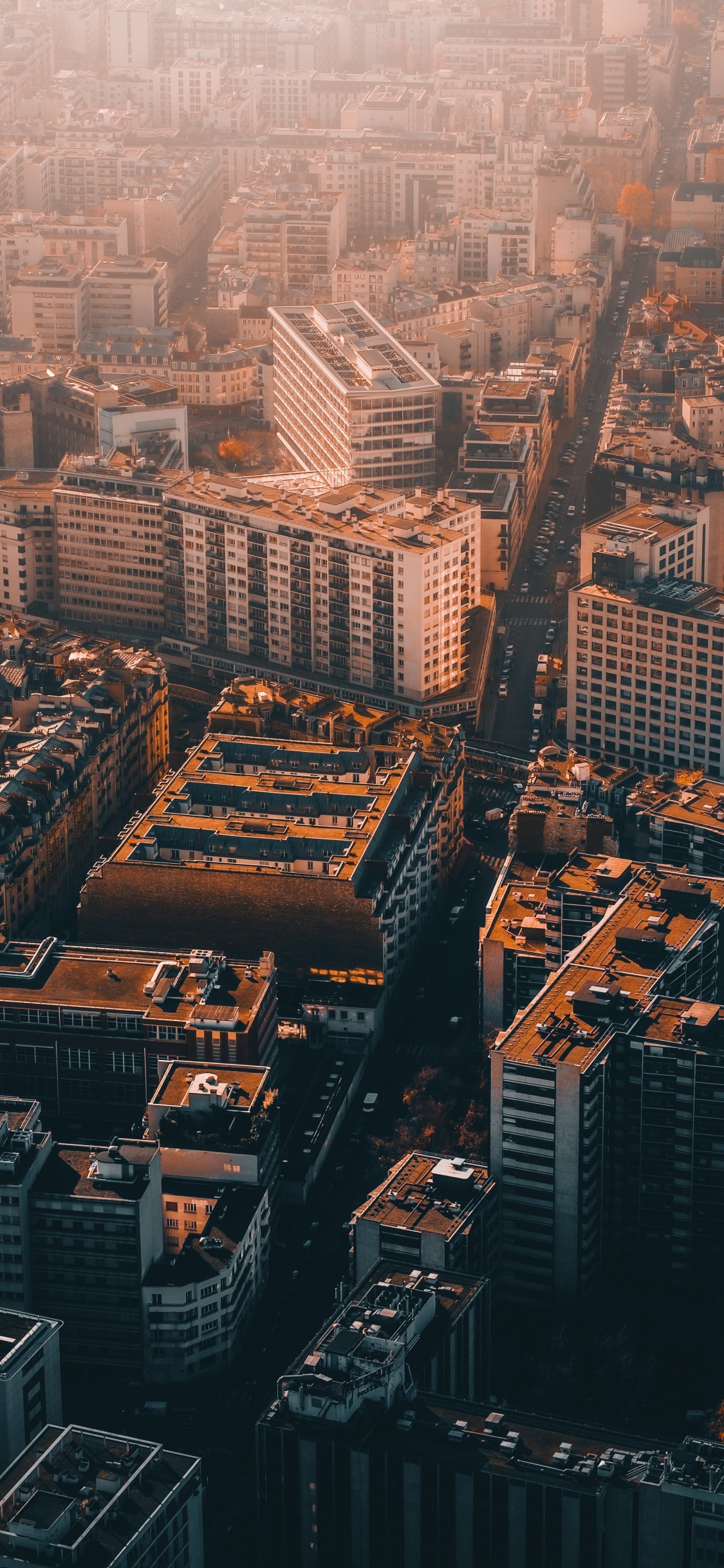 Vista Aérea de Los Edificios de la Ciudad Durante el Día.. Wallpaper in 1125x2436 Resolution