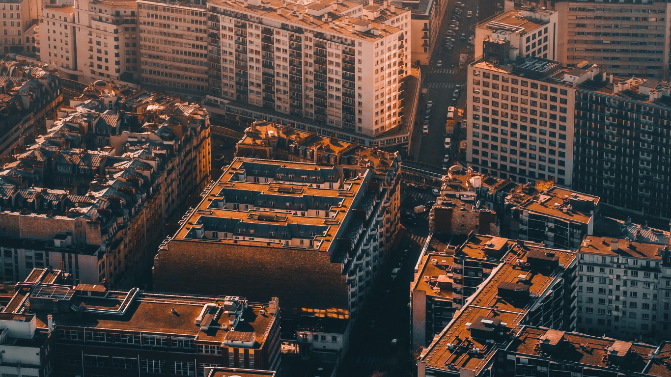 Vue Aérienne Des Bâtiments de la Ville Pendant la Journée. Wallpaper in 1366x768 Resolution