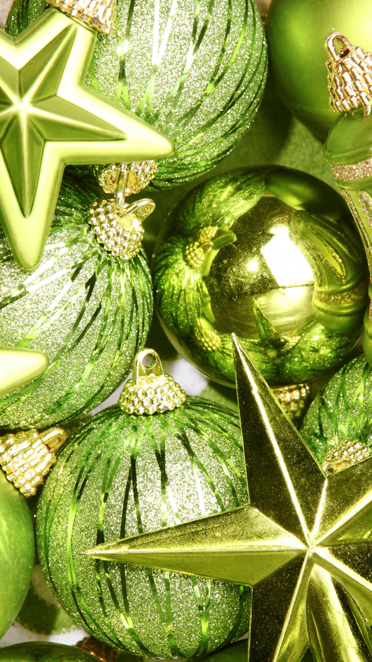 El Día De Navidad, Adorno de Navidad, Nochevieja, Evergreen, Navidad. Wallpaper in 750x1334 Resolution