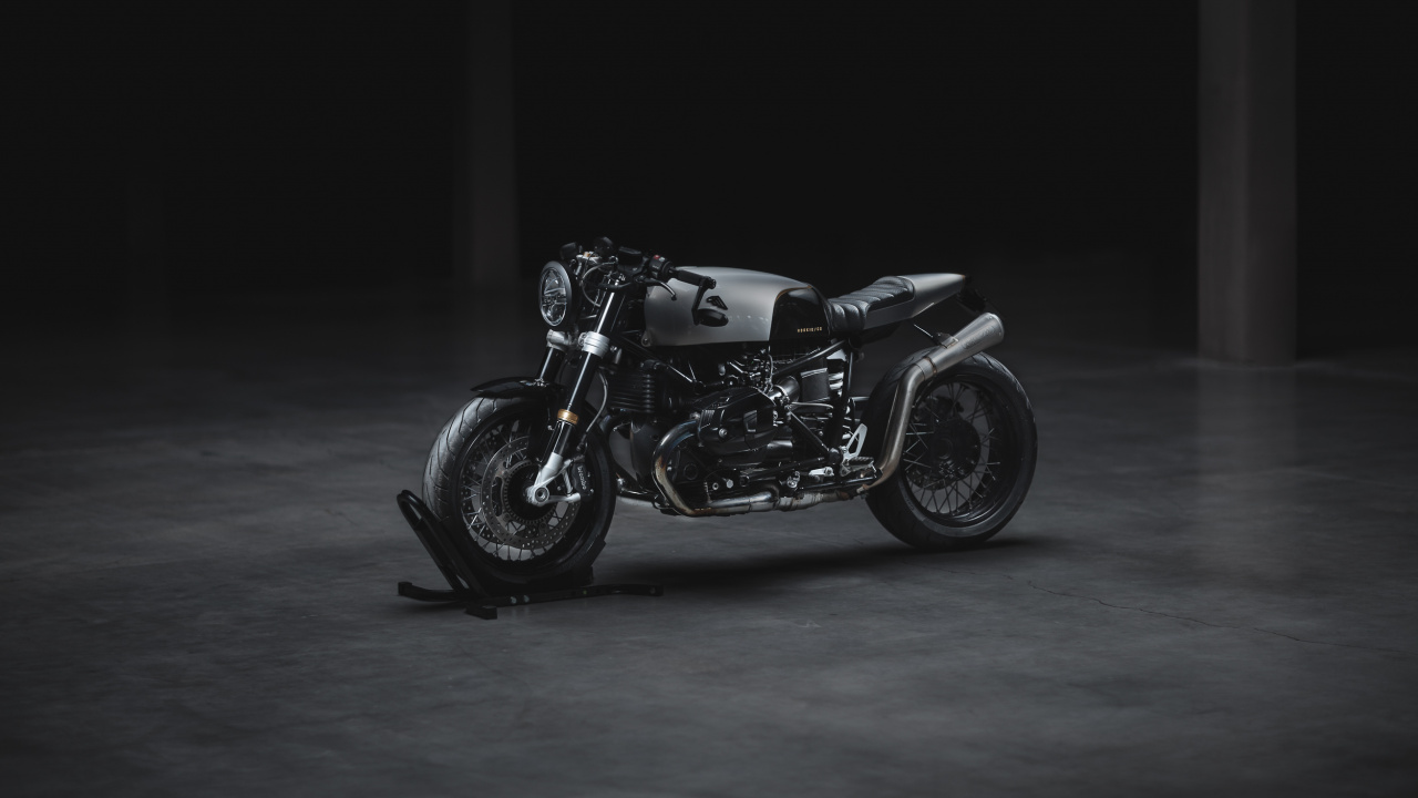 Black and Silver Cruiser Motorcycle. Wallpaper in 1280x720 Resolution