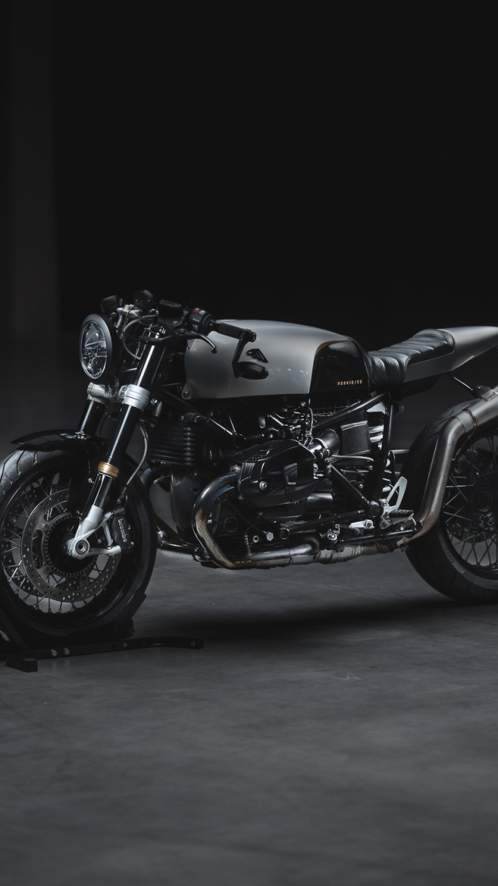 Black and Silver Cruiser Motorcycle. Wallpaper in 720x1280 Resolution