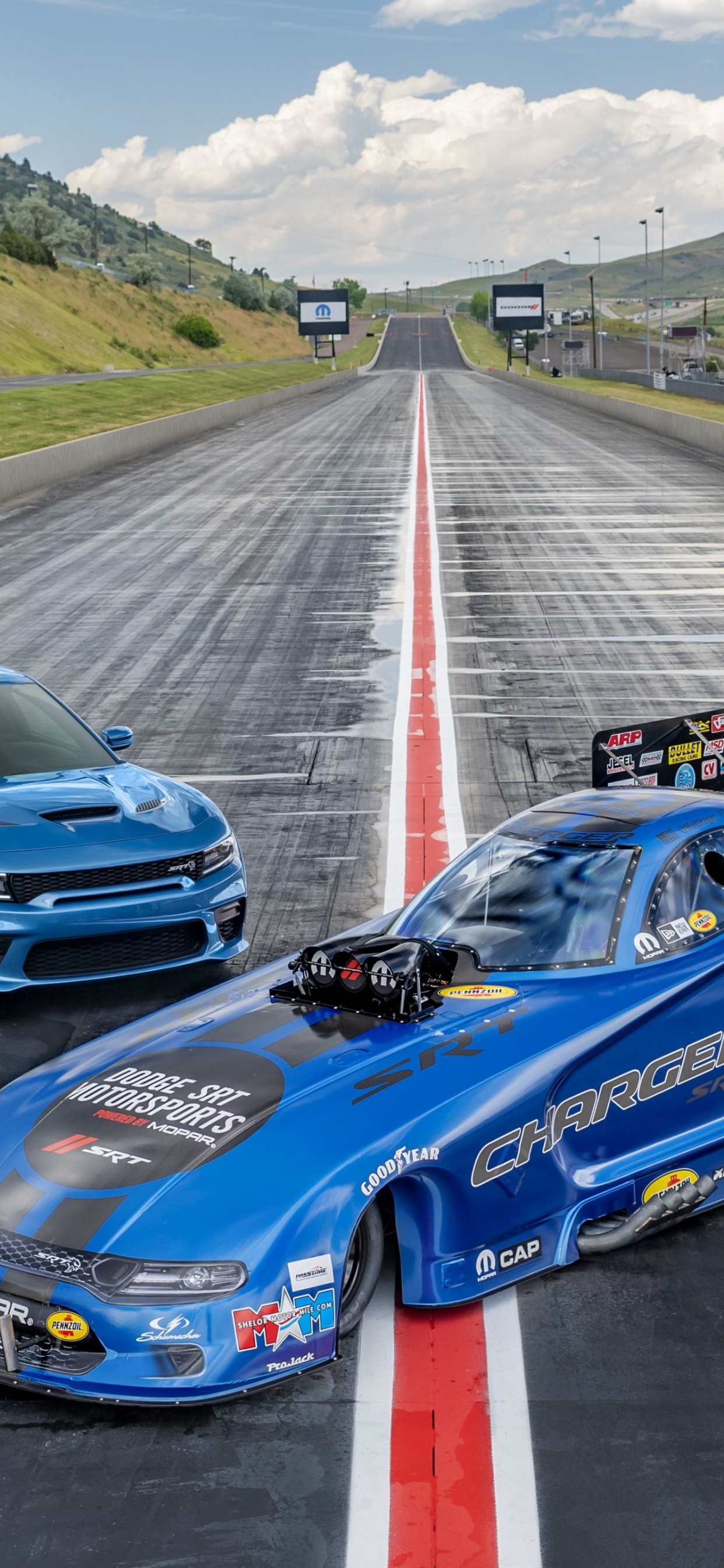 Ruse, Dodge Challenger 2007, Dodge Charger SRT Hellcat 2020, Chrysler, 2019 Dodge Challenger SRT Hellcat. Wallpaper in 1242x2688 Resolution