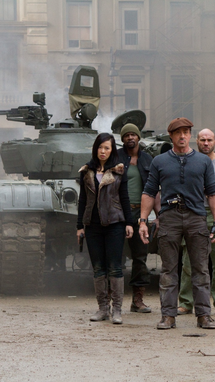 Groupe D'hommes Debout Sur un Sol en Béton Gris Pendant la Journée. Wallpaper in 720x1280 Resolution