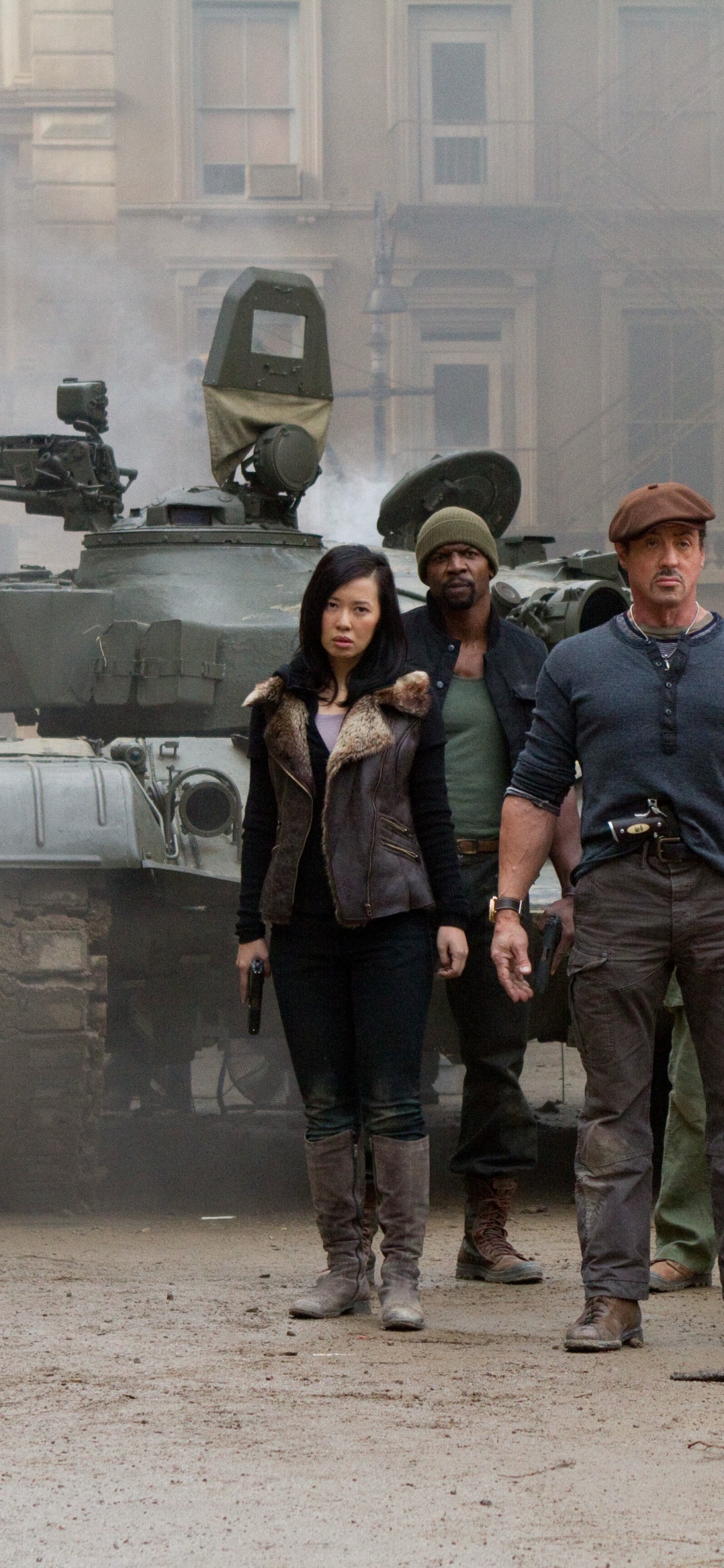 Grupo de Hombres de Pie Sobre un Piso de Concreto Gris Durante el Día. Wallpaper in 1242x2688 Resolution