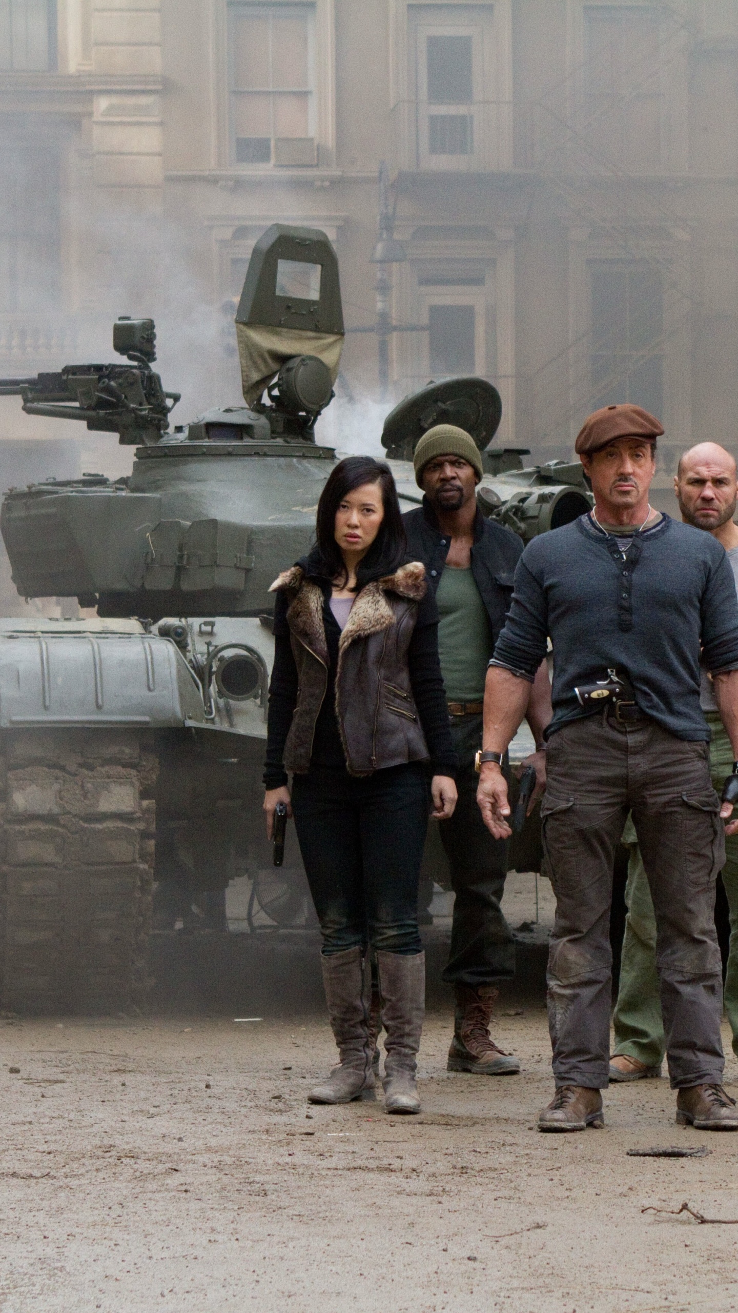 Grupo de Hombres de Pie Sobre un Piso de Concreto Gris Durante el Día. Wallpaper in 1440x2560 Resolution