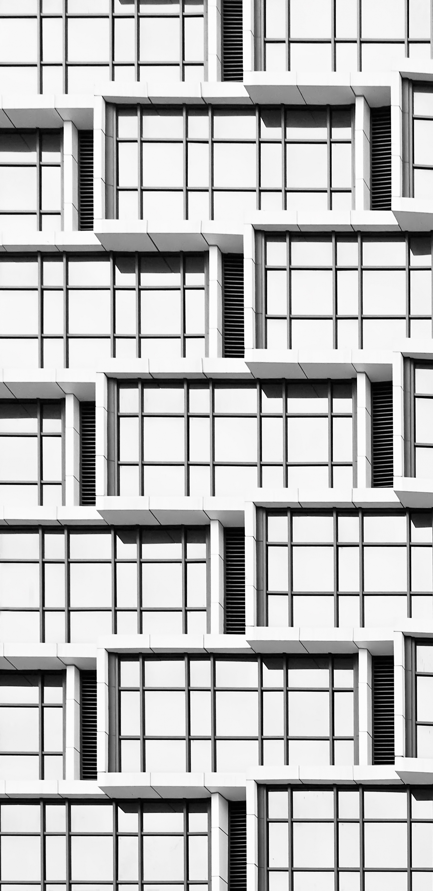 Edificio de Hormigón Blanco Durante el Día. Wallpaper in 1440x2960 Resolution