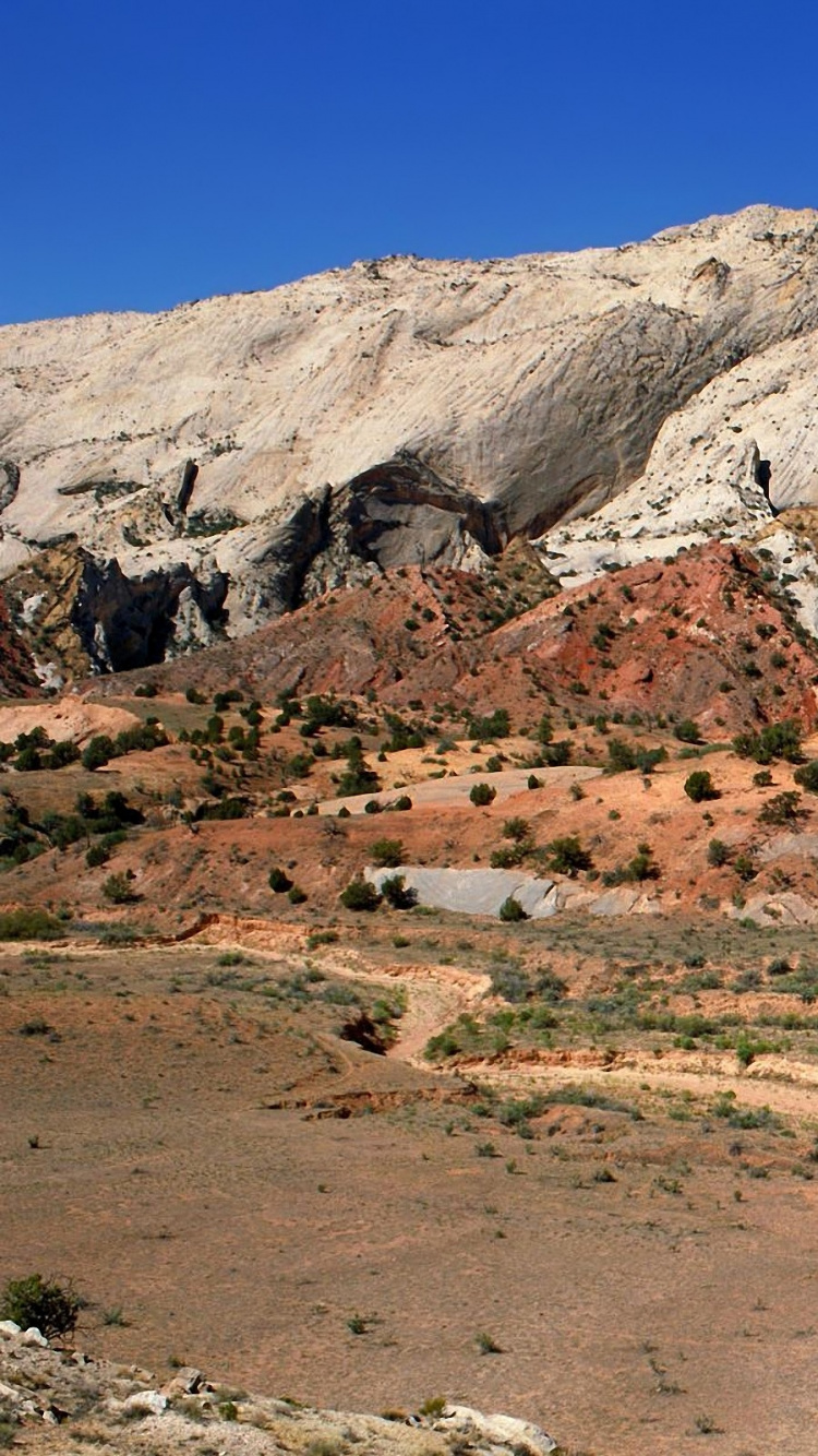Brown and Gray Rock Formation. Wallpaper in 750x1334 Resolution