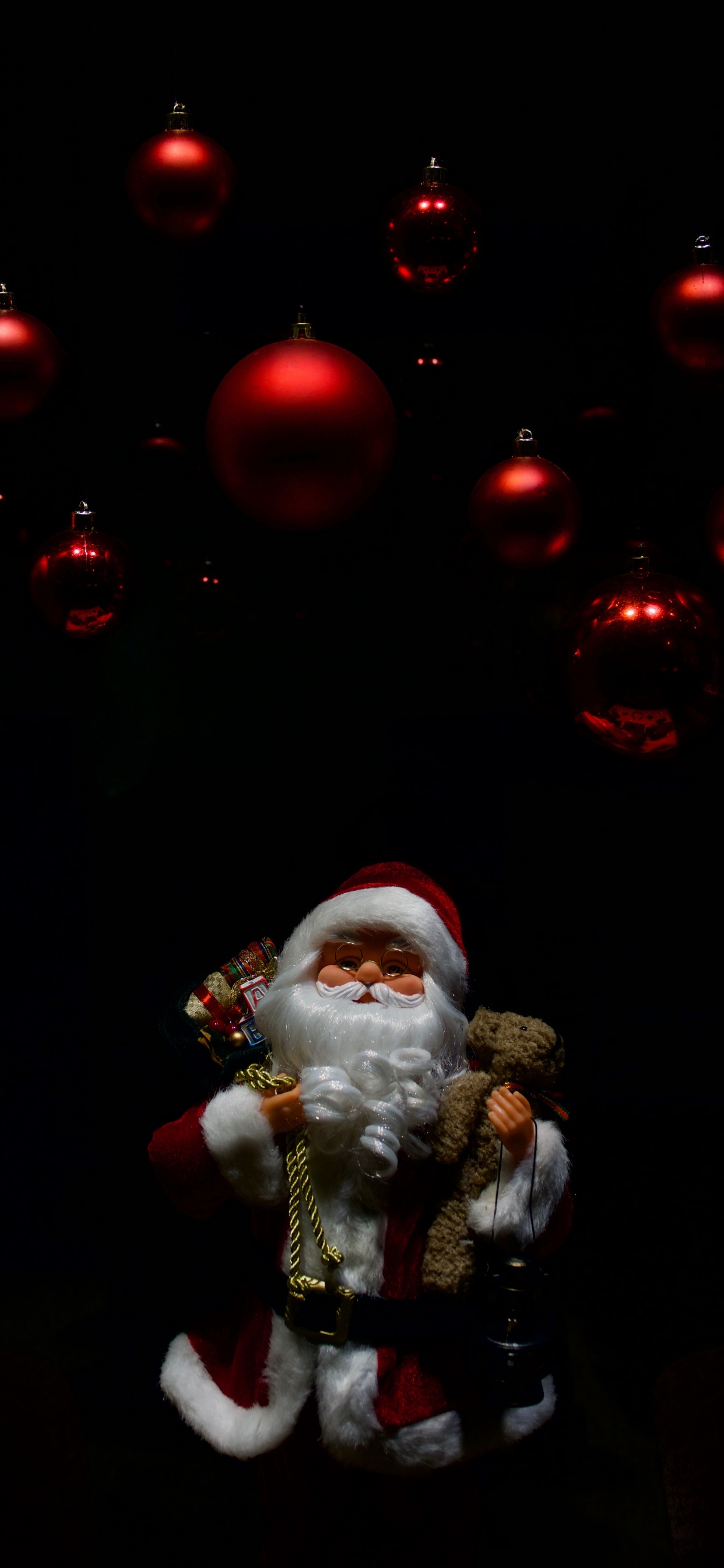 Weihnachten, Weihnachtsmann, Neujahr, Christmas Ornament, Weihnachtsbeleuchtung. Wallpaper in 1242x2688 Resolution