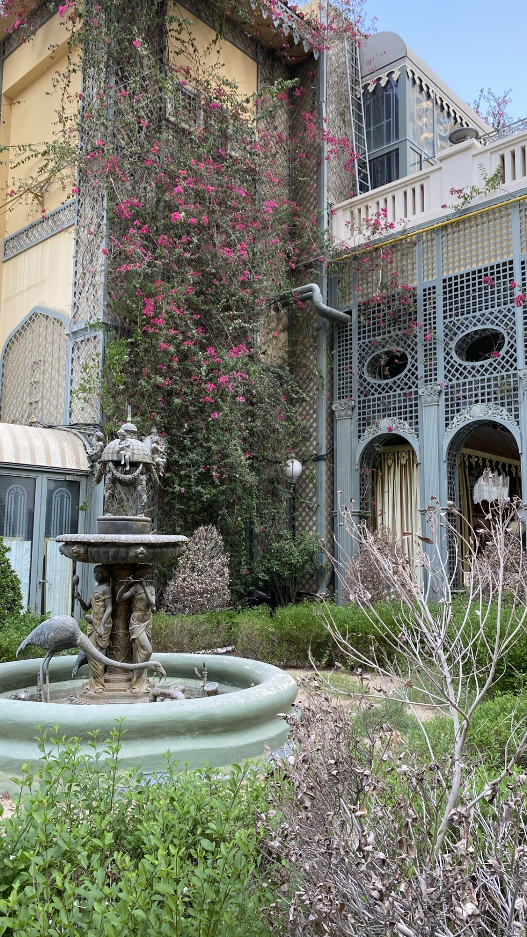 Courtyard, Real Estate, Fountain, Water Feature, Garden. Wallpaper in 1080x1920 Resolution