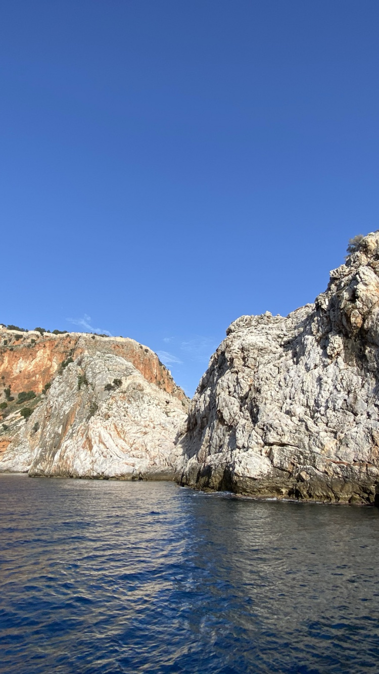 Asiklar Cave, Currant, Marseille, Water, Water Resources. Wallpaper in 750x1334 Resolution