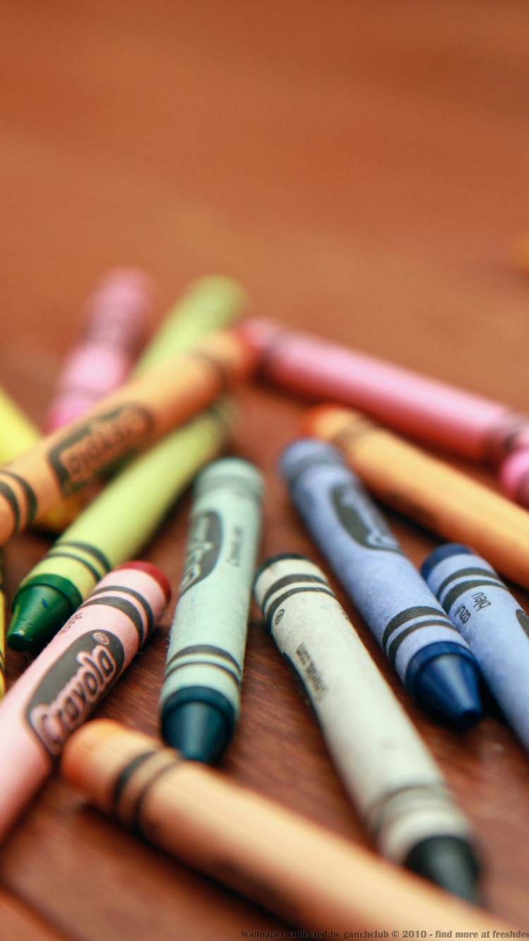 Crayons de Couleur Rouge Jaune et Bleu. Wallpaper in 750x1334 Resolution