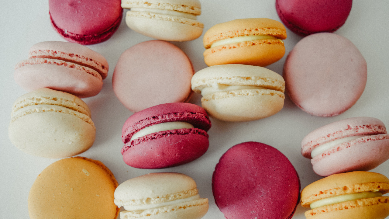 Pink Yellow and White Macaroons. Wallpaper in 1280x720 Resolution