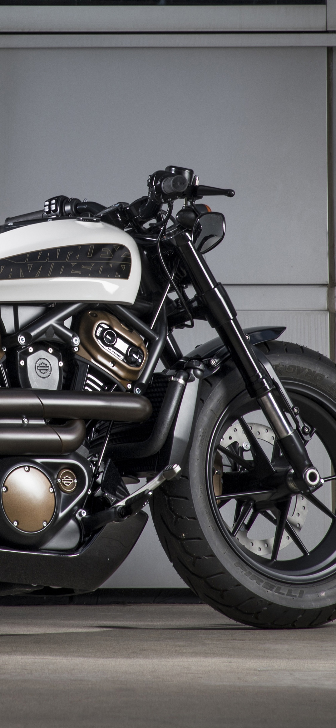 Vélo de Sport Blanc et Noir. Wallpaper in 1125x2436 Resolution