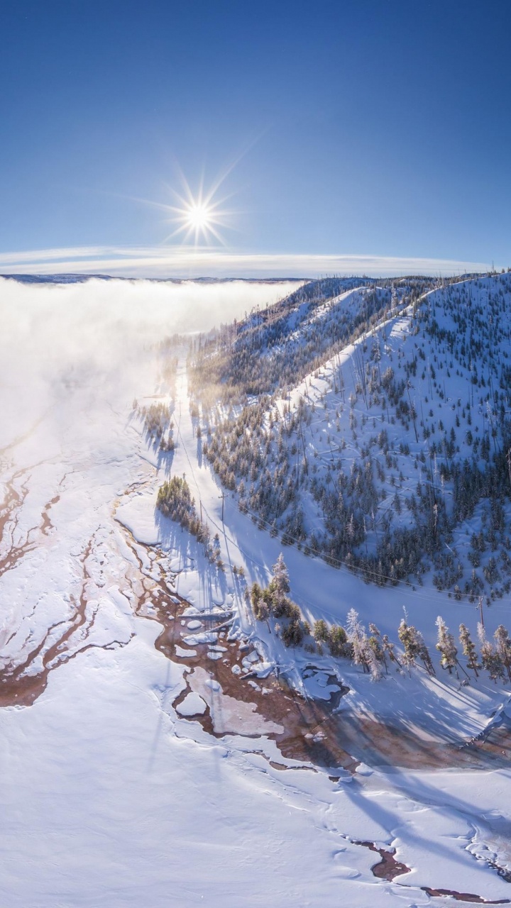 Weiße Wolken Und Blauer Himmel Tagsüber. Wallpaper in 720x1280 Resolution