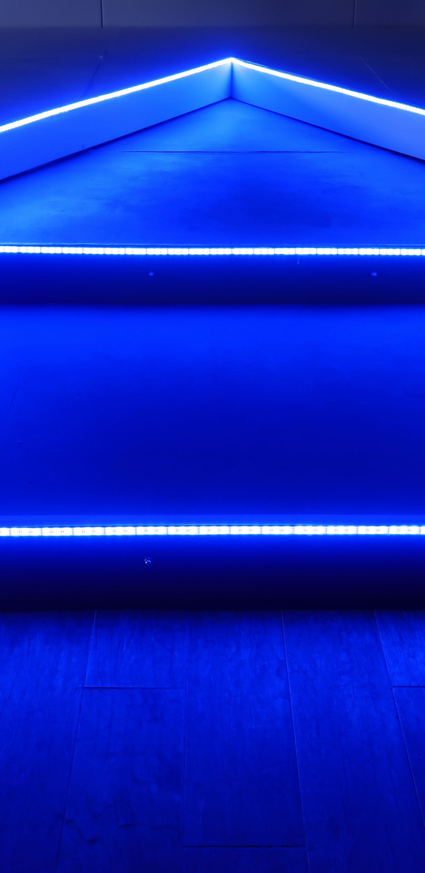 Blue Slide on Blue Slide. Wallpaper in 1440x2960 Resolution