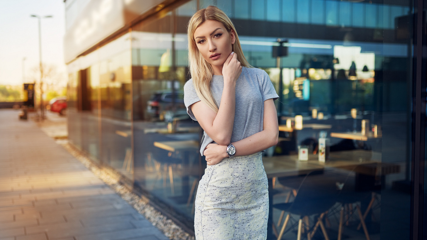 Beauty, Portrait, Clothing, Shoulder, Street Fashion. Wallpaper in 1366x768 Resolution