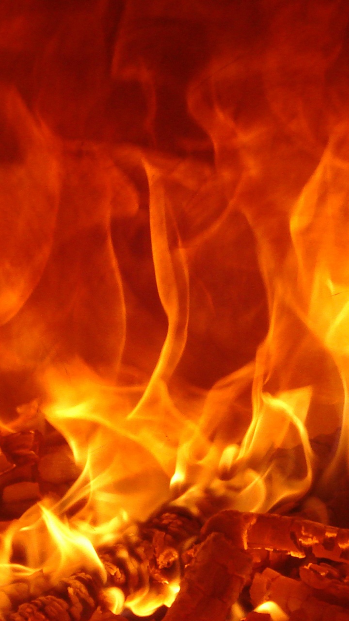 Feu au Milieu D'un Feu. Wallpaper in 720x1280 Resolution