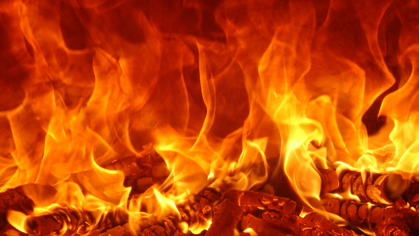 Feuer Mitten im Feuer. Wallpaper in 1366x768 Resolution