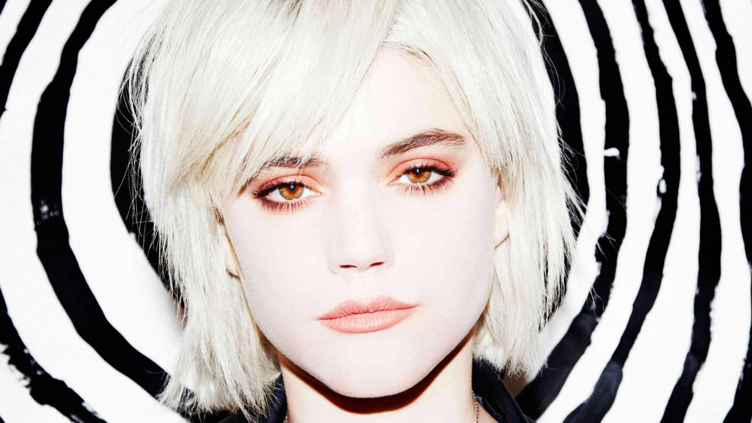 Album, Cheveu, Face, White, Coiffure. Wallpaper in 2560x1440 Resolution