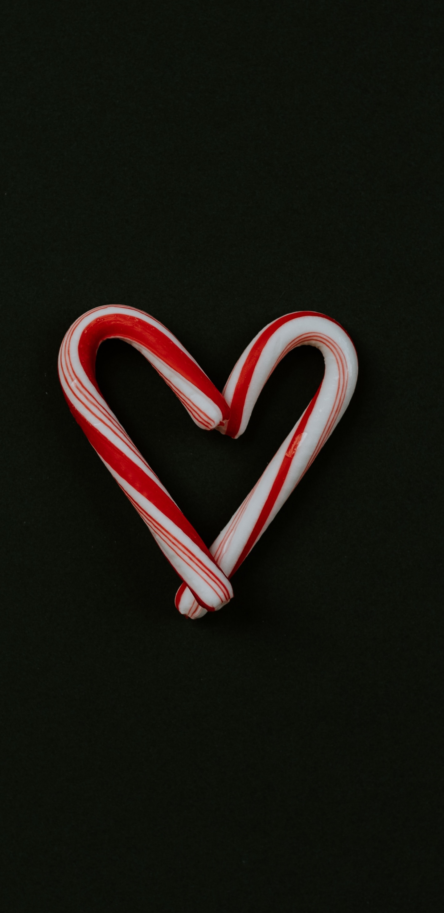 Red and White Candy Cane. Wallpaper in 1440x2960 Resolution