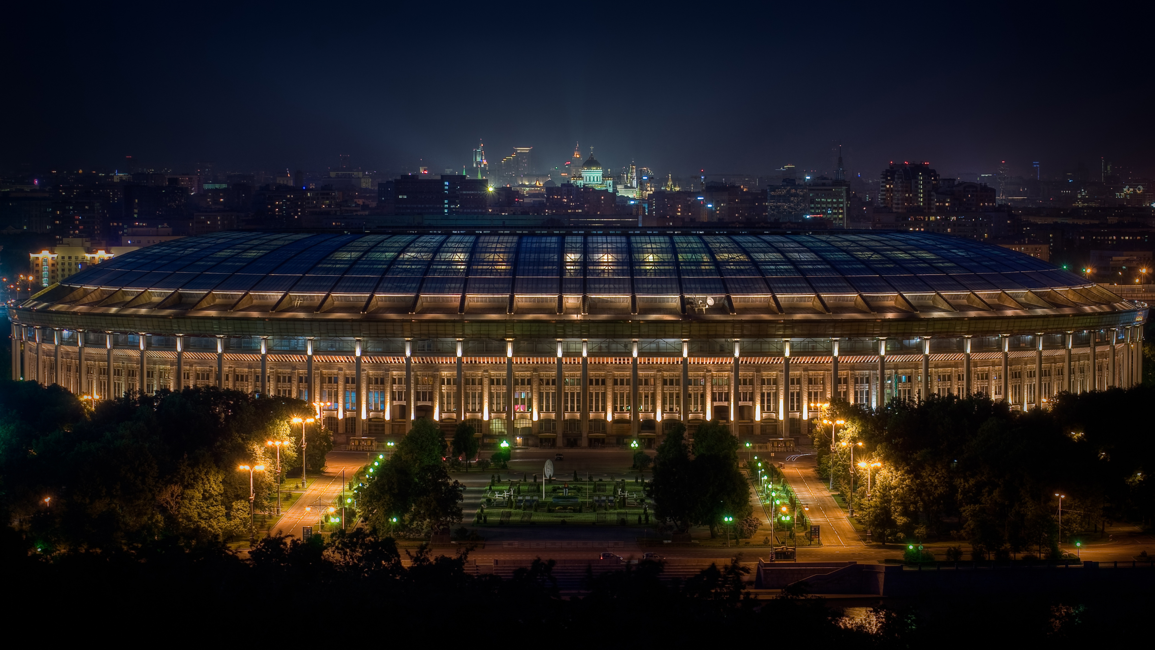 White and Black Building During Night Time. Wallpaper in 3840x2160 Resolution